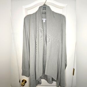 Athleta Pranayama Restore Wrap in Fern Green